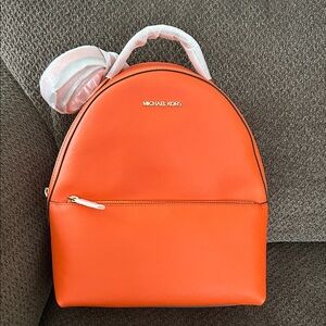NWT Michael Kors Sheila Poppy Backpack